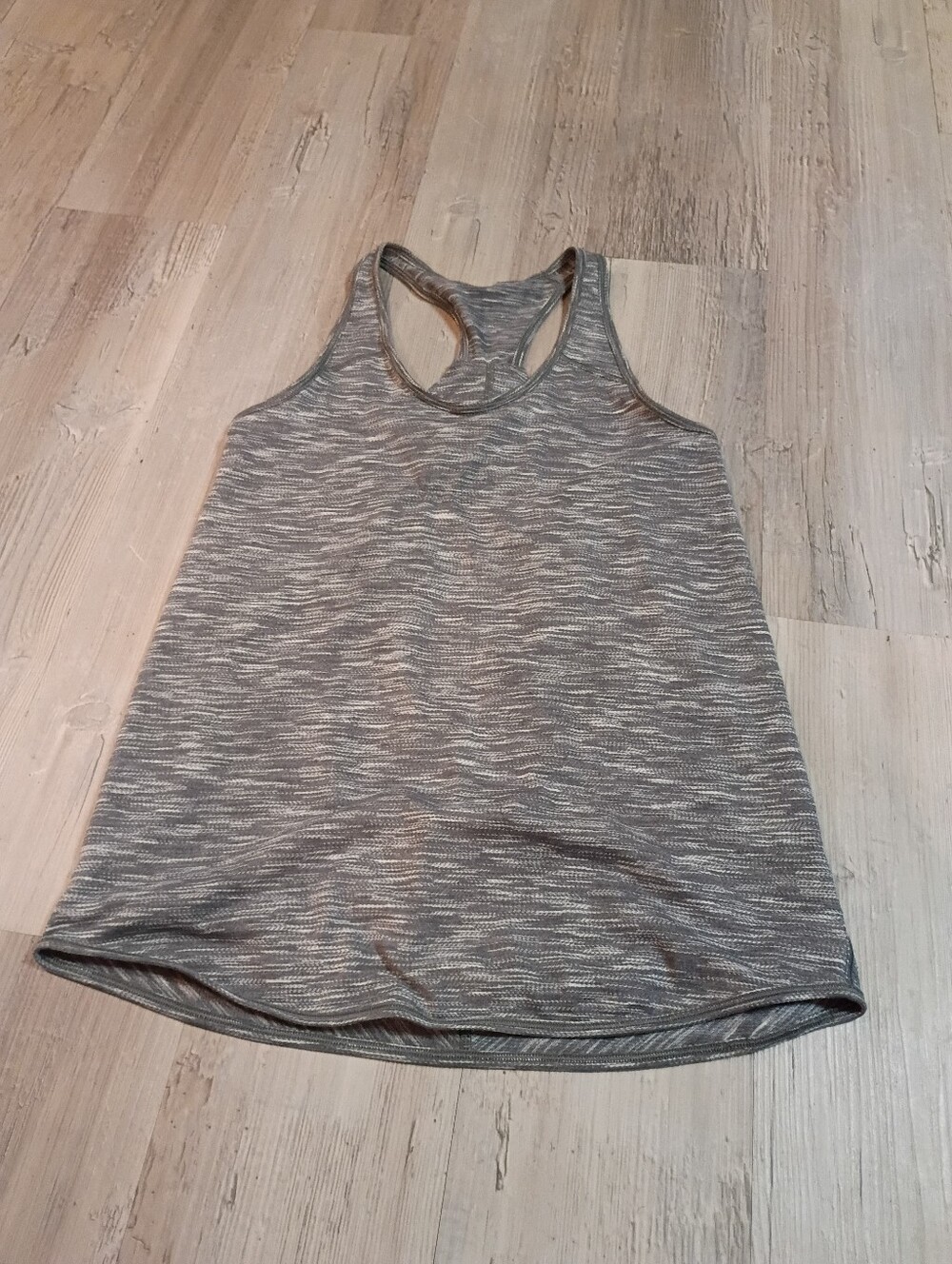 Lululemon - Picture 2 of 5